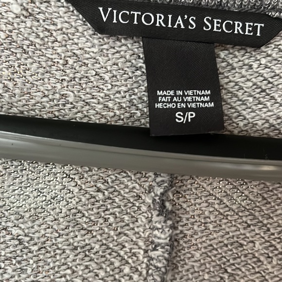 Victoria Secret Small Top - Picture 5 of 11